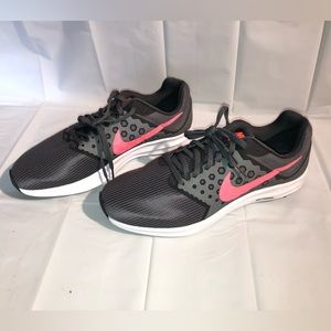 Women's NIKE Downshifter 7 gray and pink Size 12 Brand New with Box !
